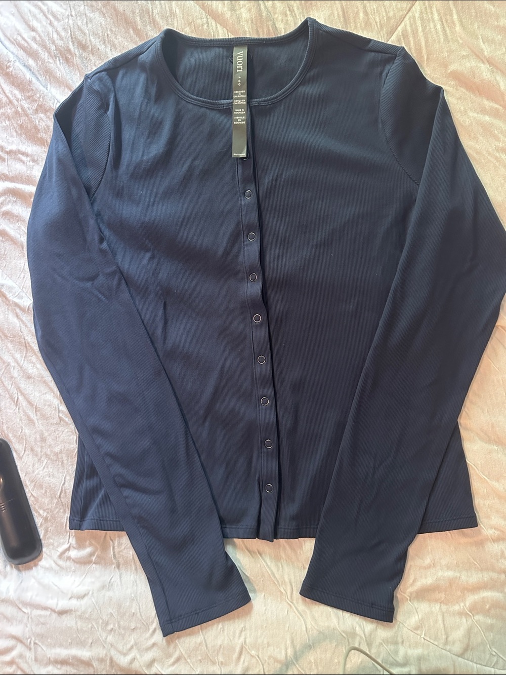 NEW Vuori Women's Navy Long-Sleeve Button-Front Shirt Large - Picture 7 of 7